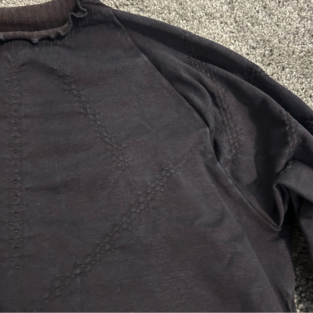 athletic top - Picture 3 of 4